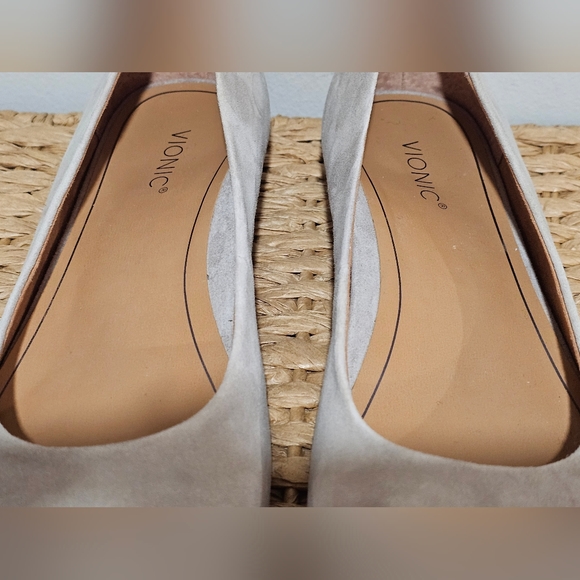 NWOT  VIONIC  Hannah Suede Leather Ballet Taupe Gray Ortho Arch Support Flats 10 - Picture 6 of 9